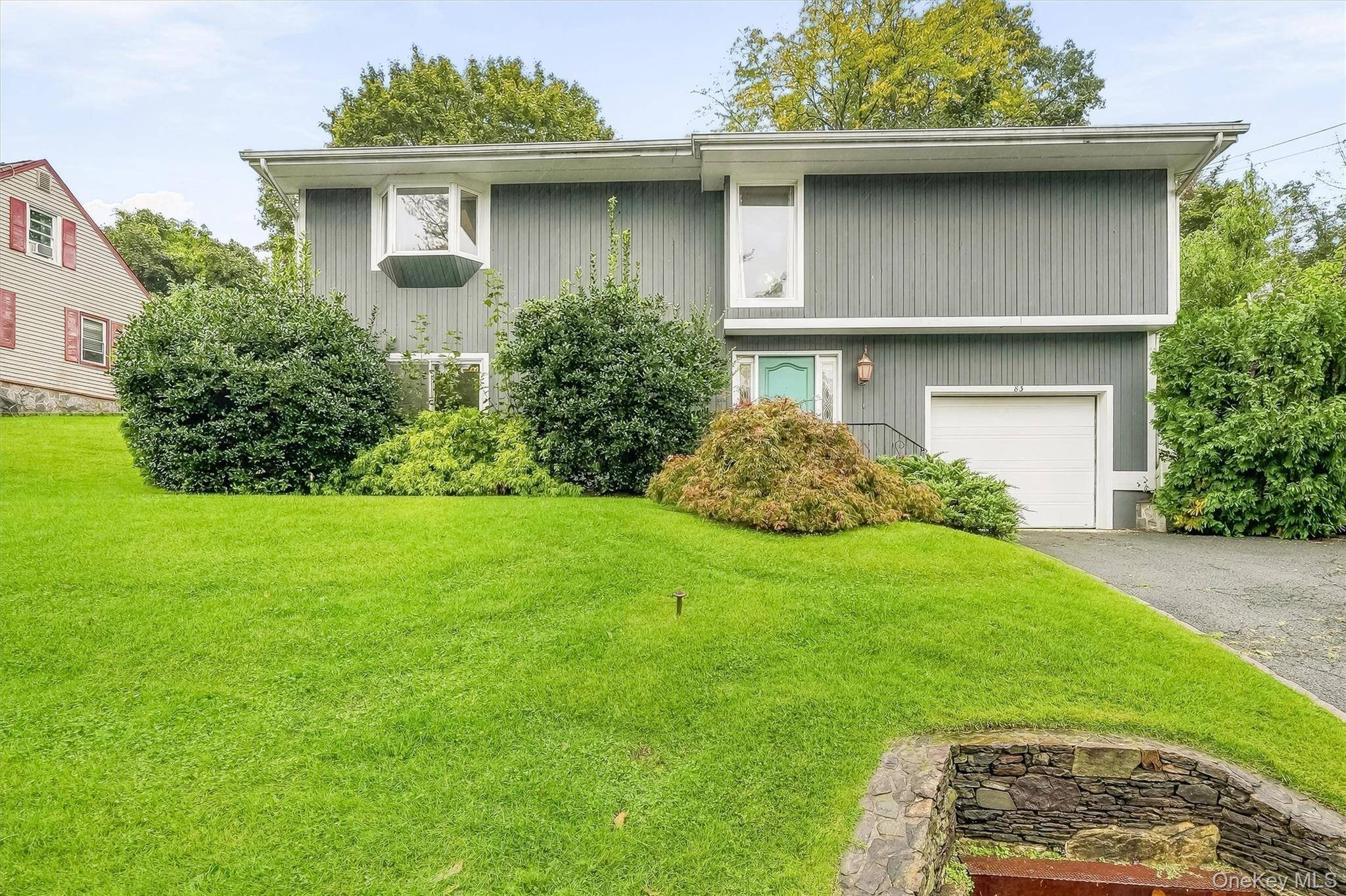 83 Edgepark RD, White Plains, NY 10603
