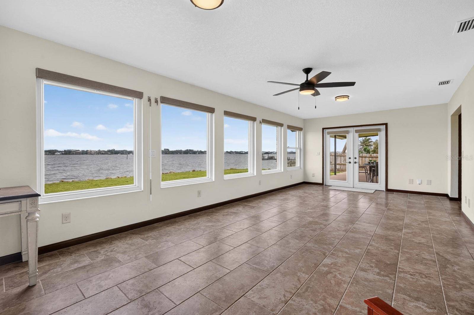 22 EMERALD CIR, Ormond Beach, FL 32174
