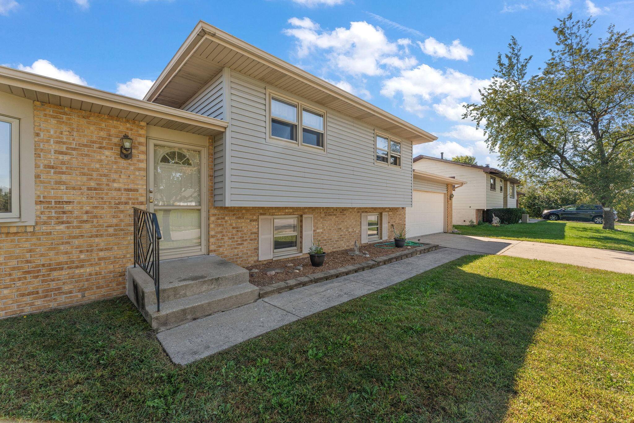 7465 Grant Street, Merrillville, IN 46410
