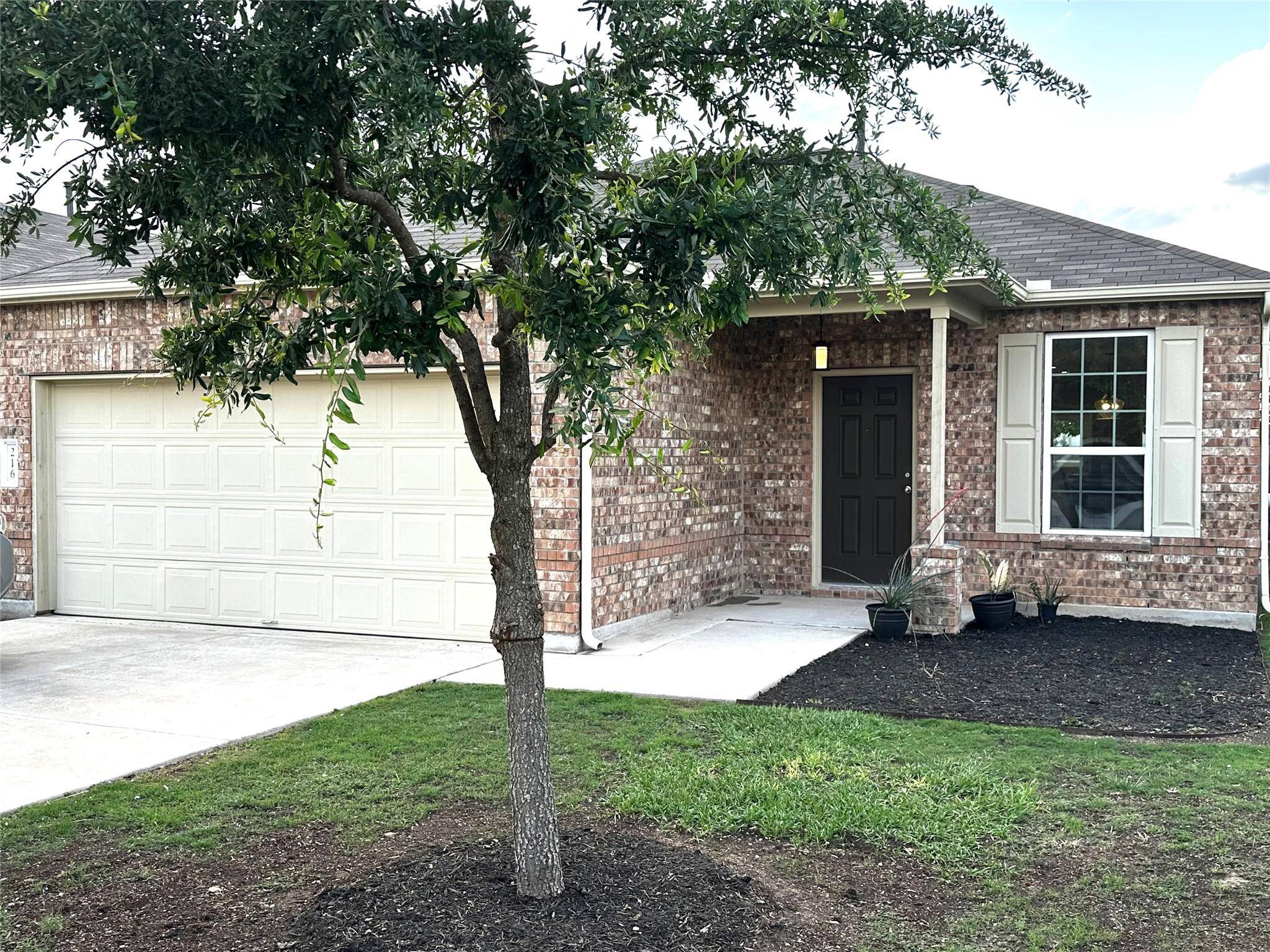 216 Martha DR, Buda, TX 78610