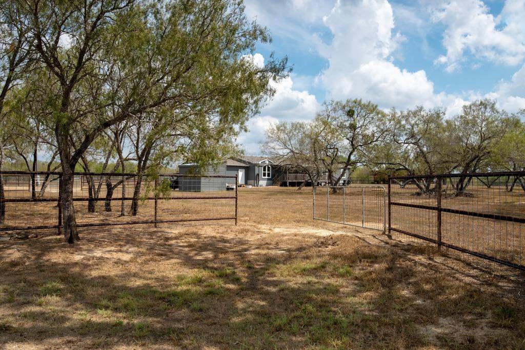1610 Silver Mine RD, Dale, TX 78616