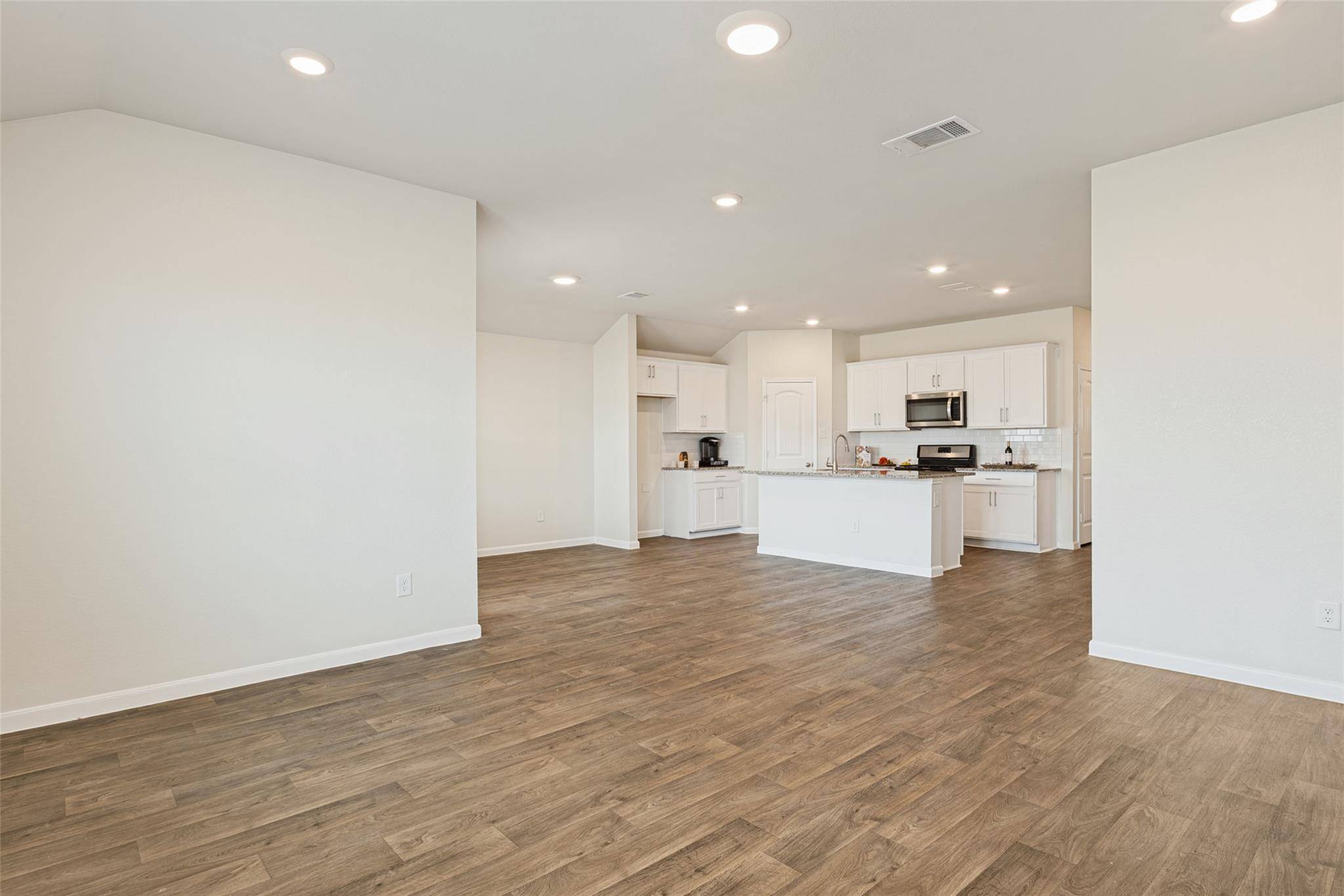 104 Pronghorn CIR, San Marcos, TX 78666