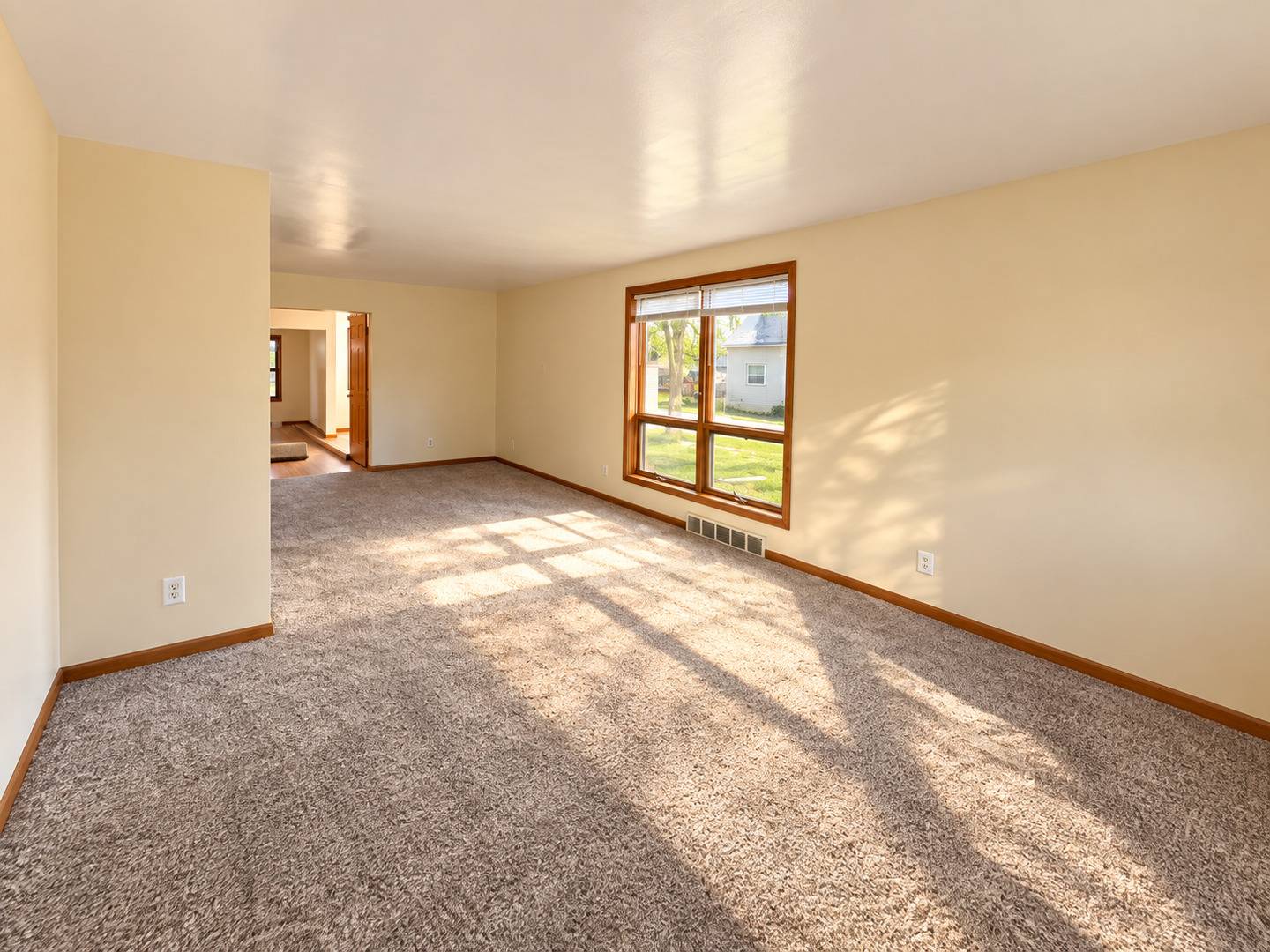 1090 Creve Coeur ST, Lasalle, IL 61301