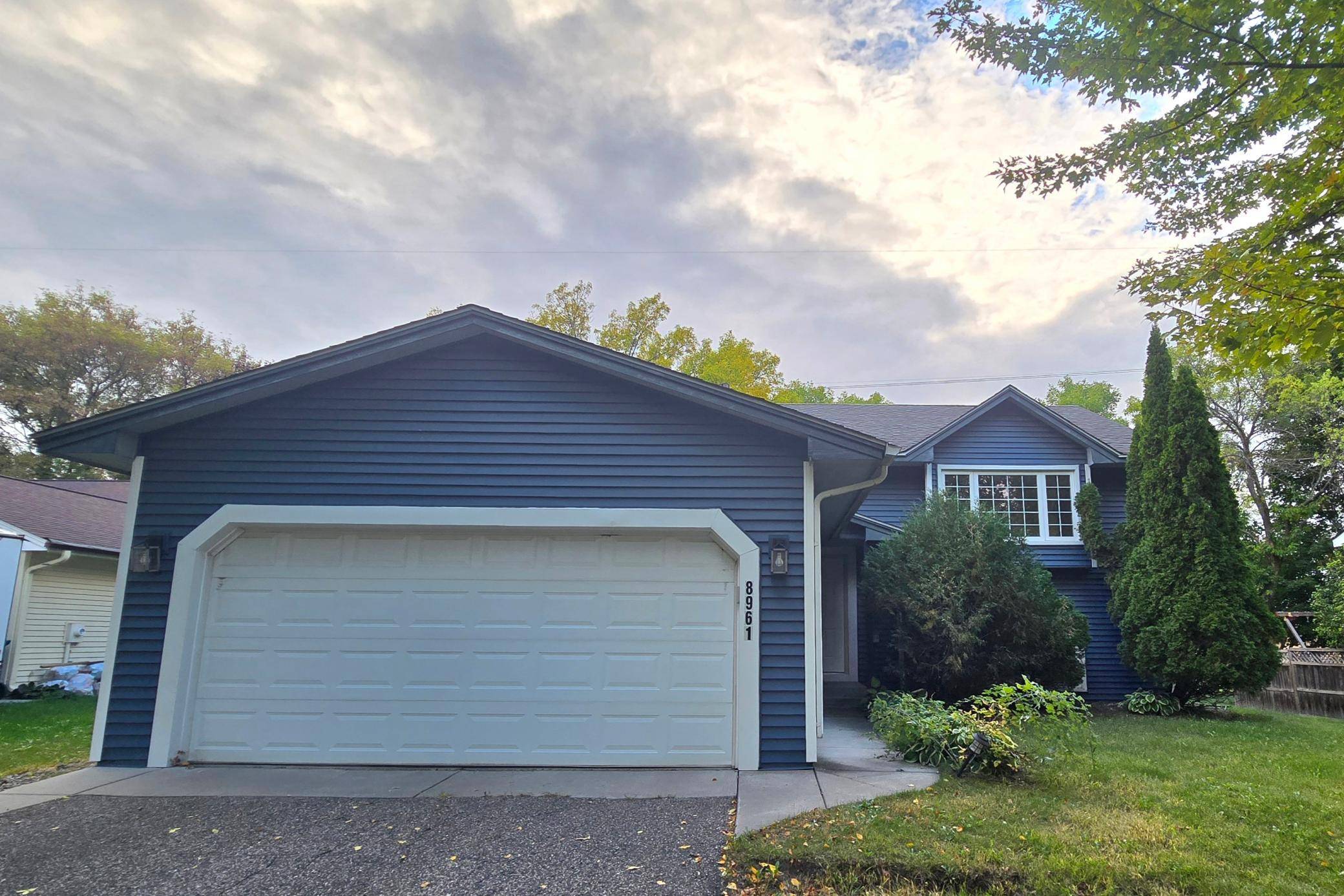 8961 Sycamore LN N, Maple Grove, MN 55369