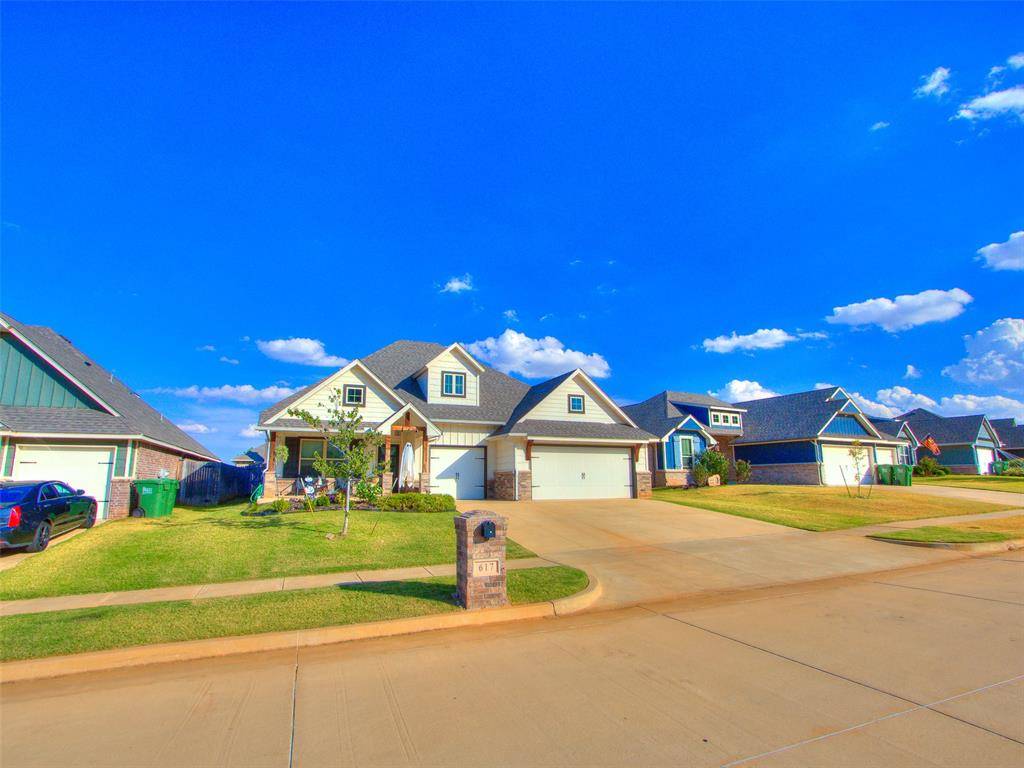 617 Side Track RD, Yukon, OK 73099