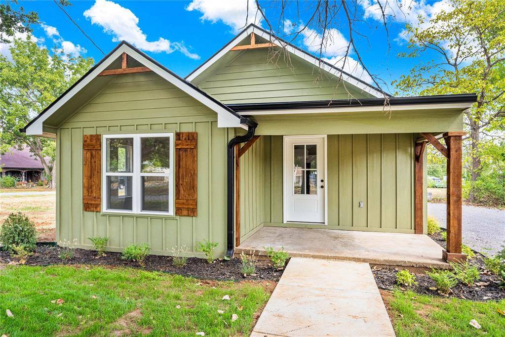 710 N 2nd ST, Marlow, OK 73055