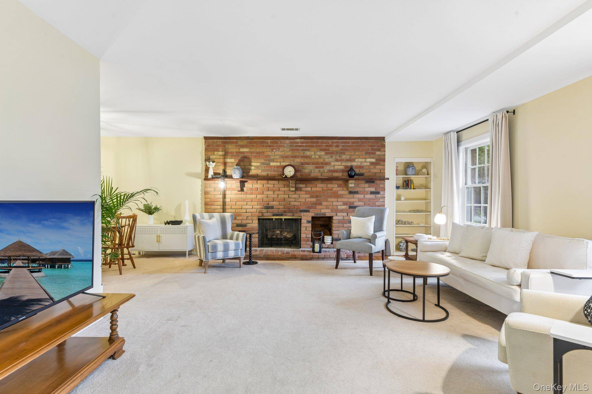 365 Van Buren ST, Saint James, NY 11780