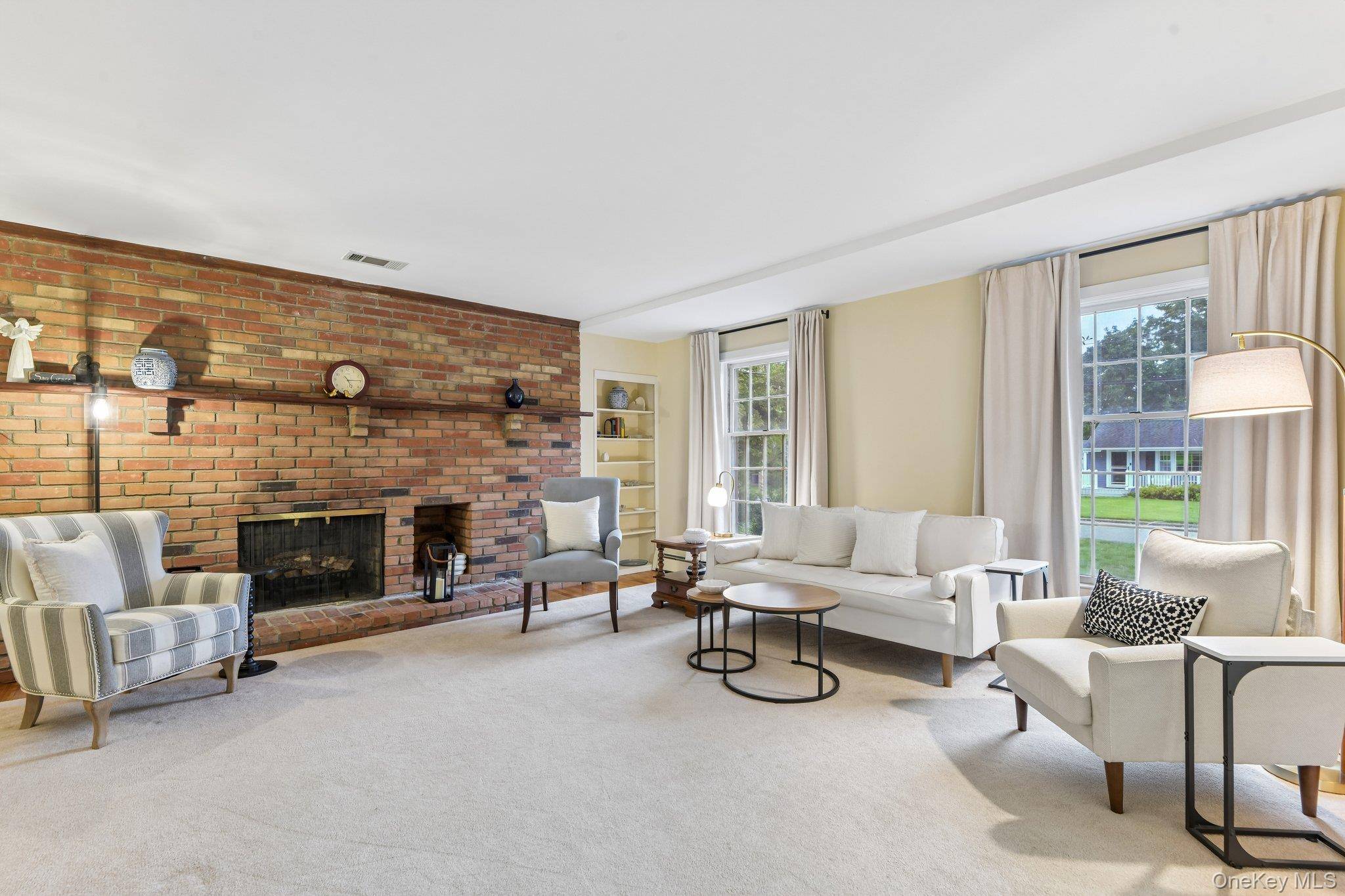 365 Van Buren ST, Saint James, NY 11780