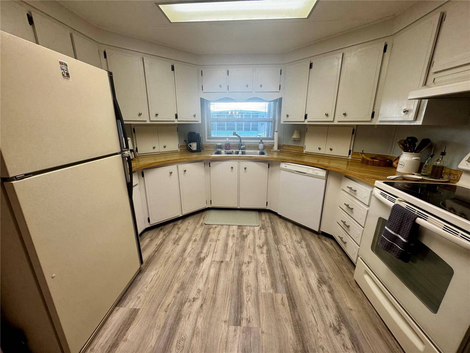 5619 BAYSHORE RD #240, Palmetto, FL 34221