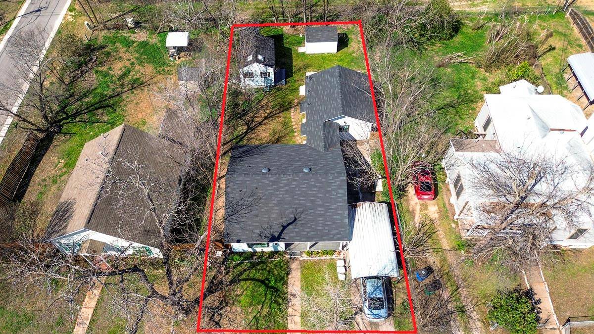 403 Lizzie ST, Taylor, TX 76574