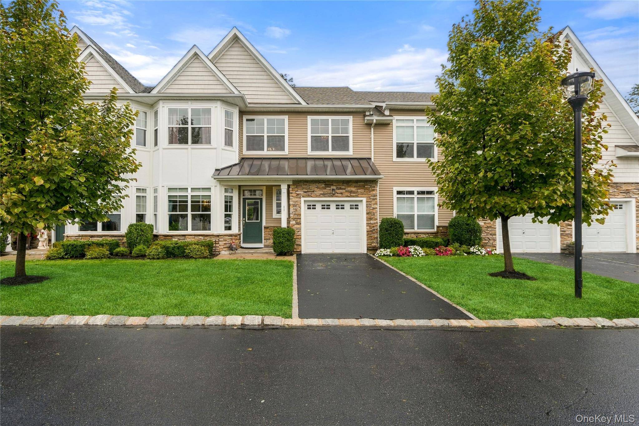 11 Silver Spruce WAY, Smithtown, NY 11787