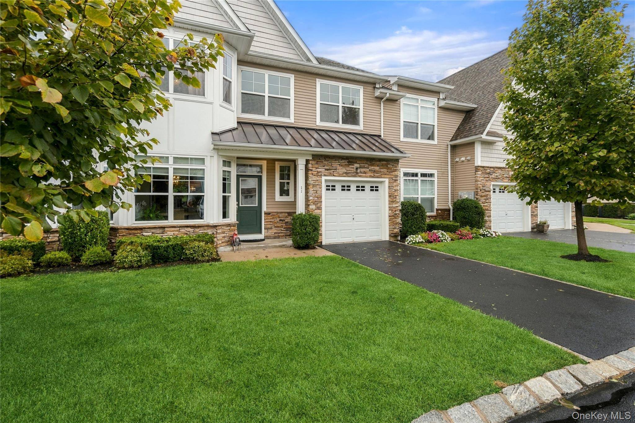 11 Silver Spruce WAY, Smithtown, NY 11787