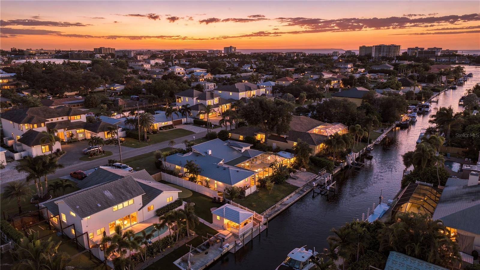 1741 STANFORD LN, Sarasota, FL 34231