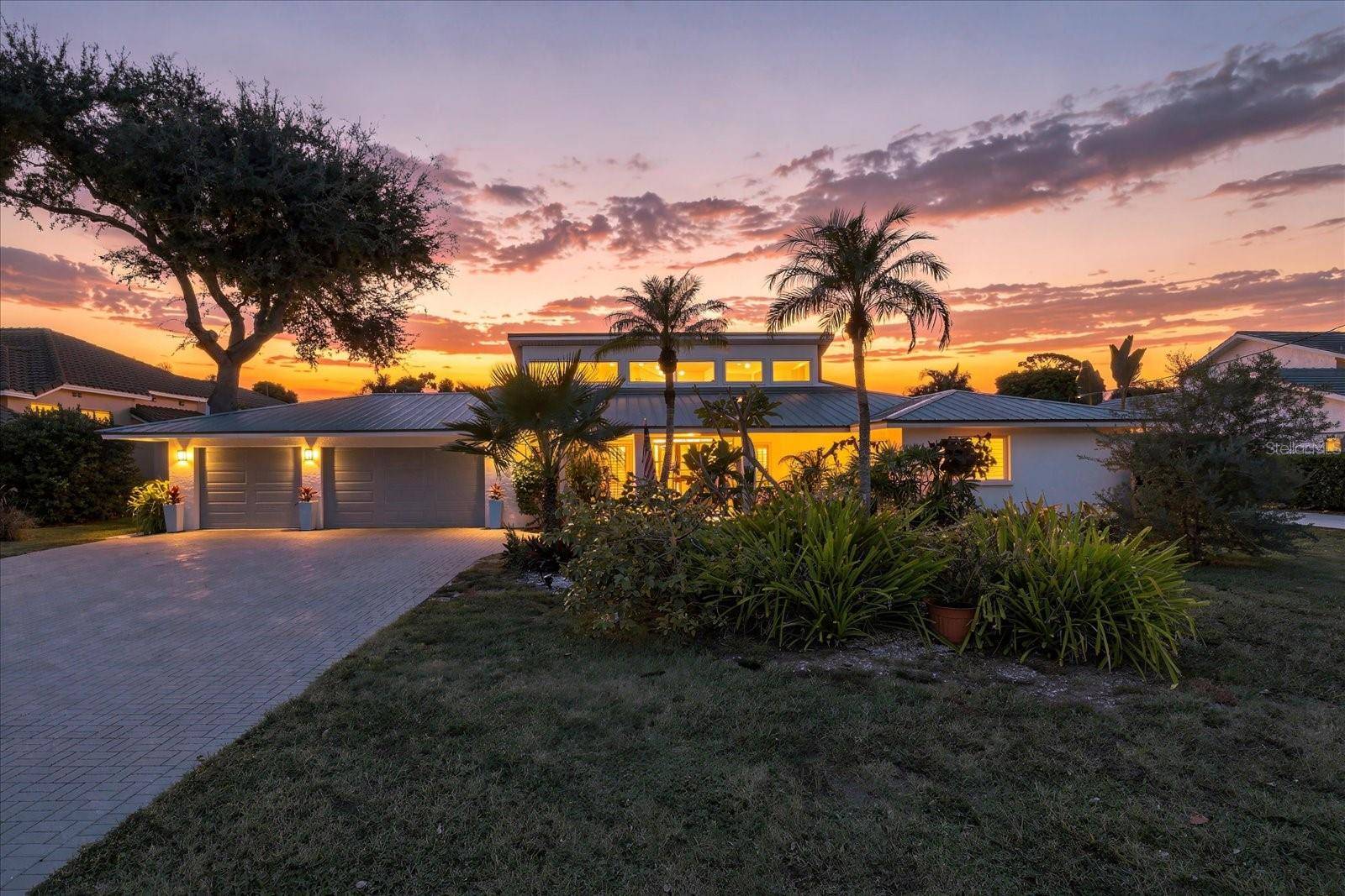 1741 STANFORD LN, Sarasota, FL 34231