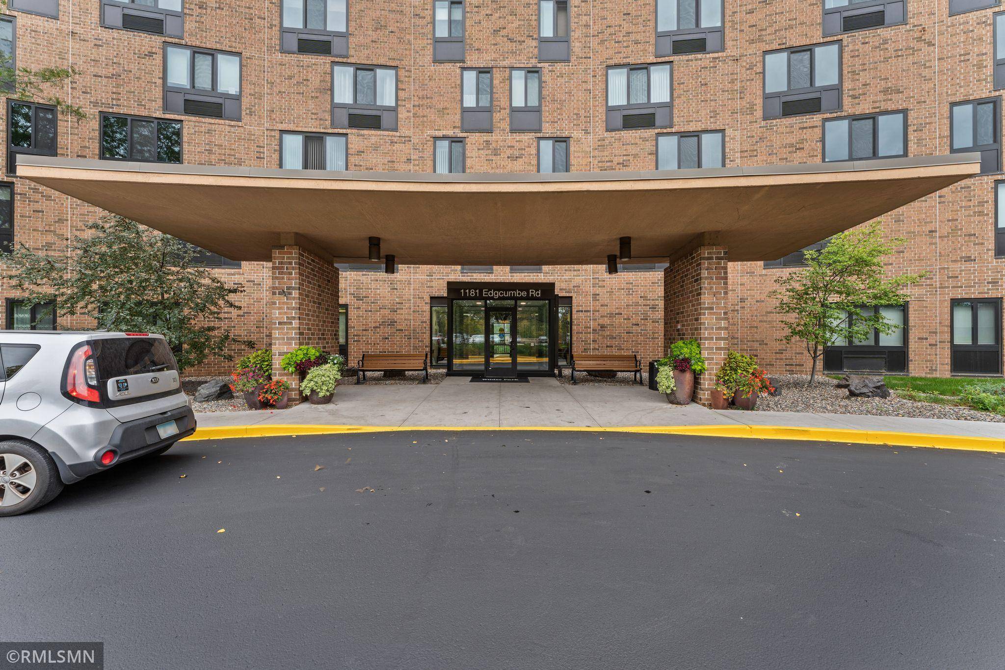 1181 Edgcumbe RD #1005, Saint Paul, MN 55105