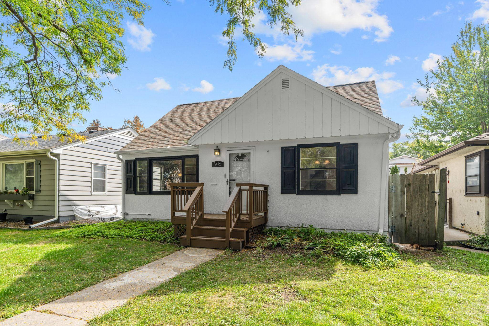 906 Sherwood AVE, Saint Paul, MN 55106