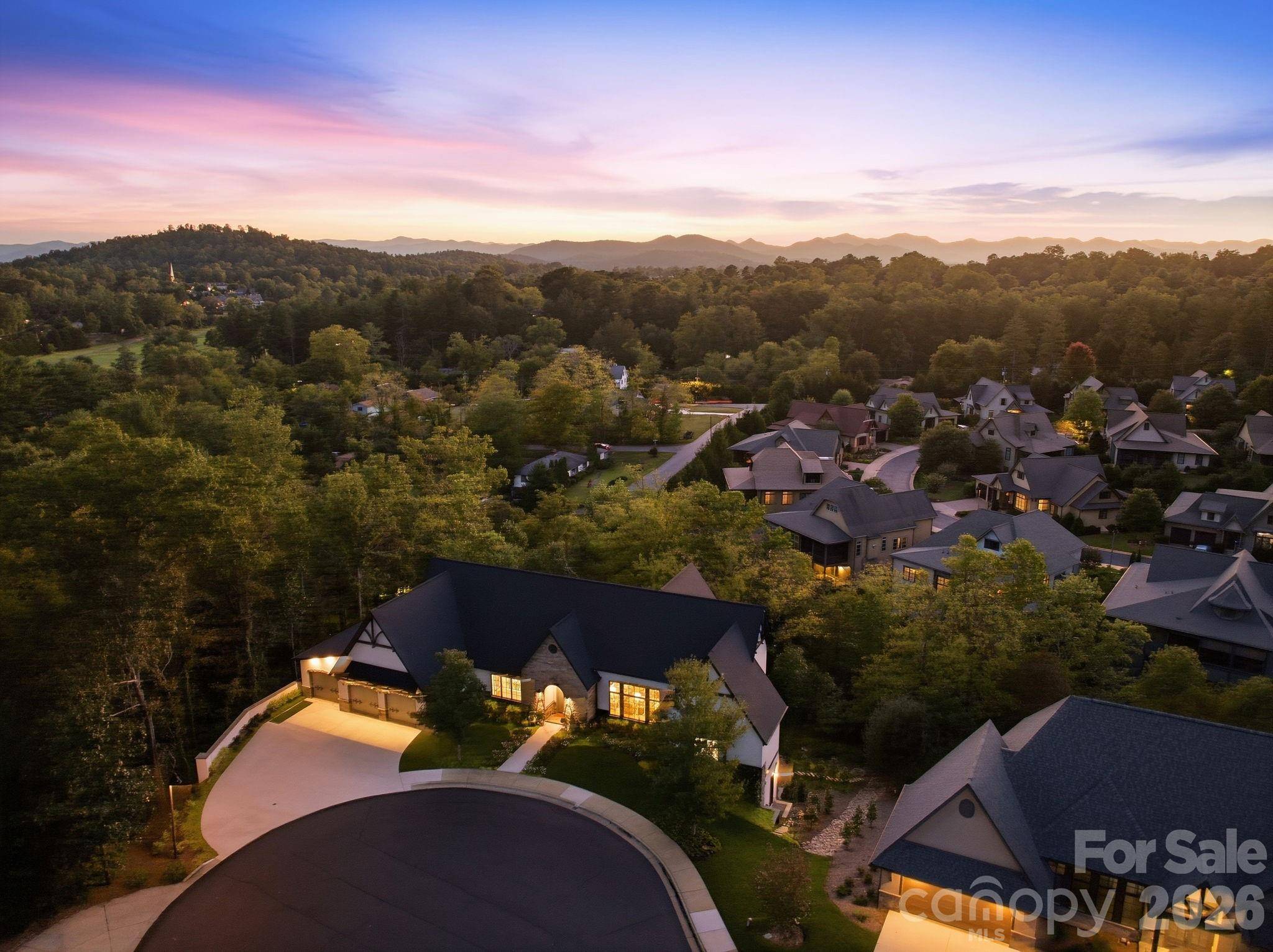 21 Evian CT, Asheville, NC 28804