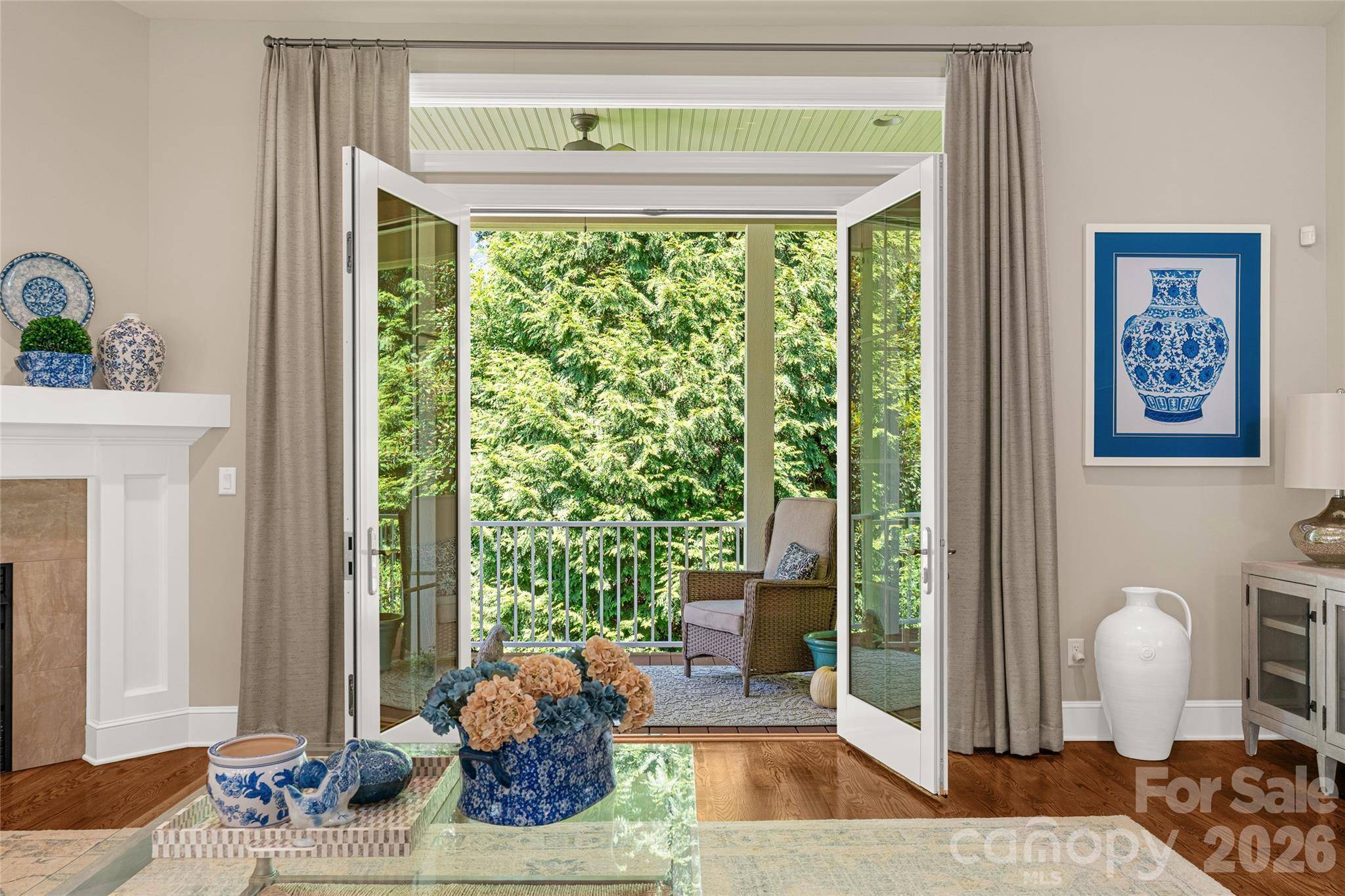 211 Towne Place DR, Hendersonville, NC 28792