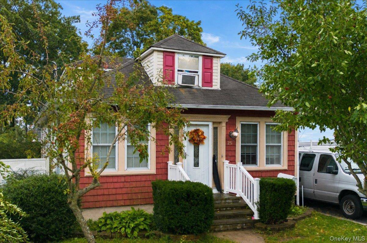 25 3rd AVE, Central Islip, NY 11722