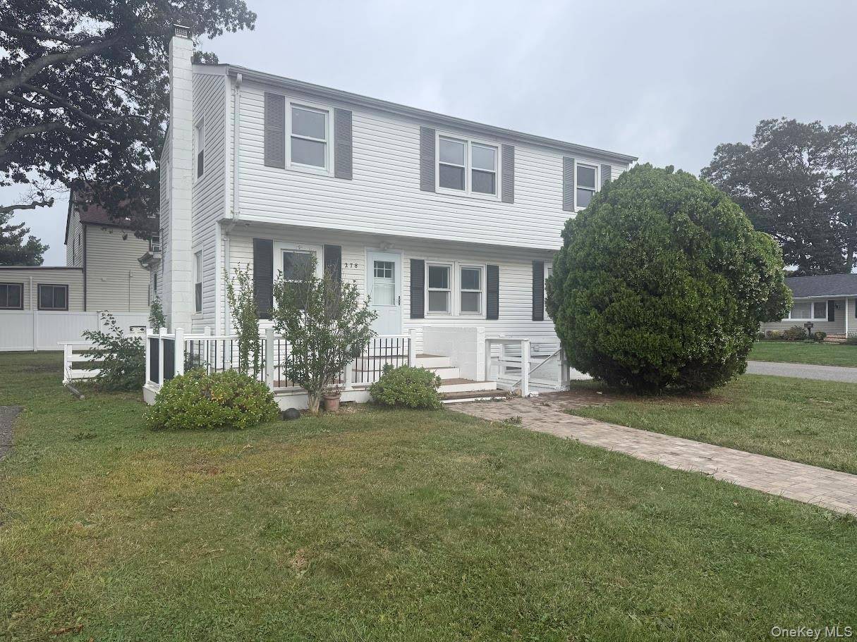 278 14th AVE #1, West Babylon, NY 11704