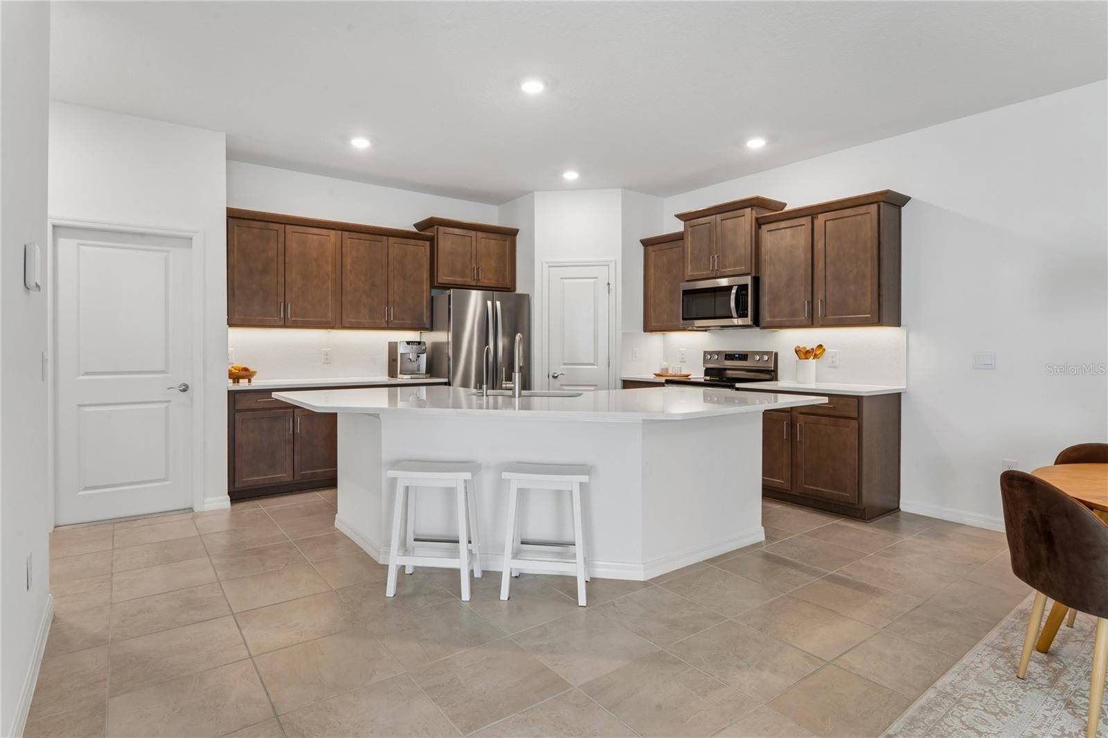 8580 BOLD CYPRESS LN, Wesley Chapel, FL 33545