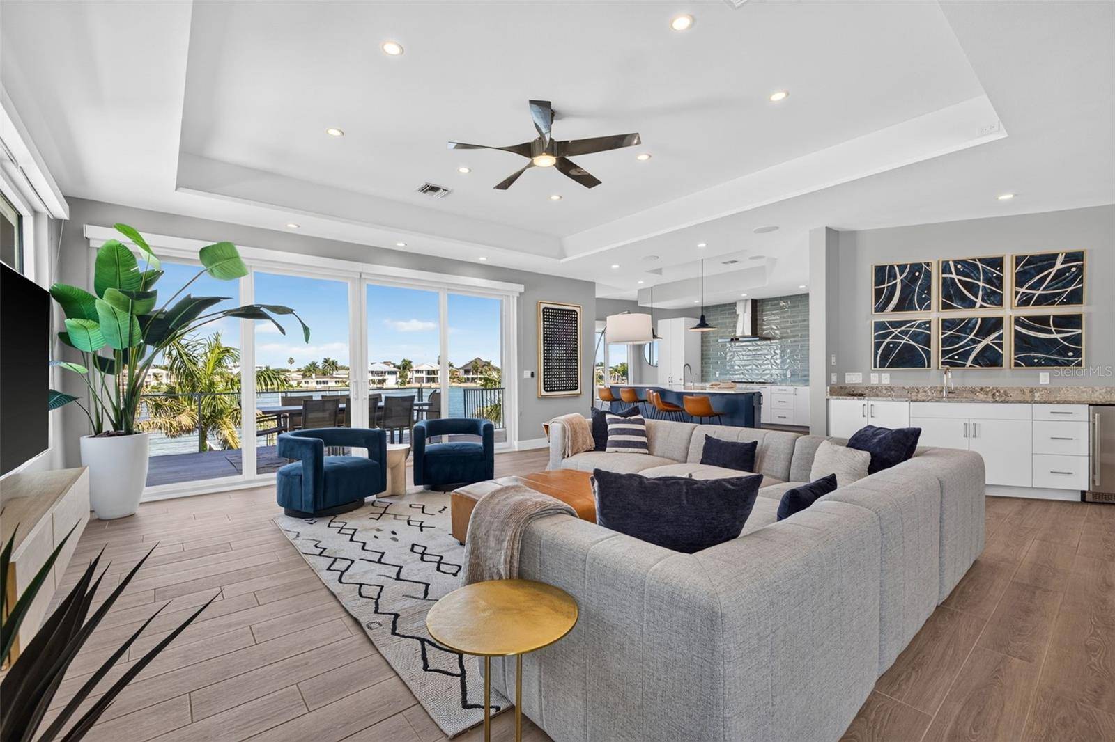 10209 GULF BLVD, Treasure Island, FL 33706