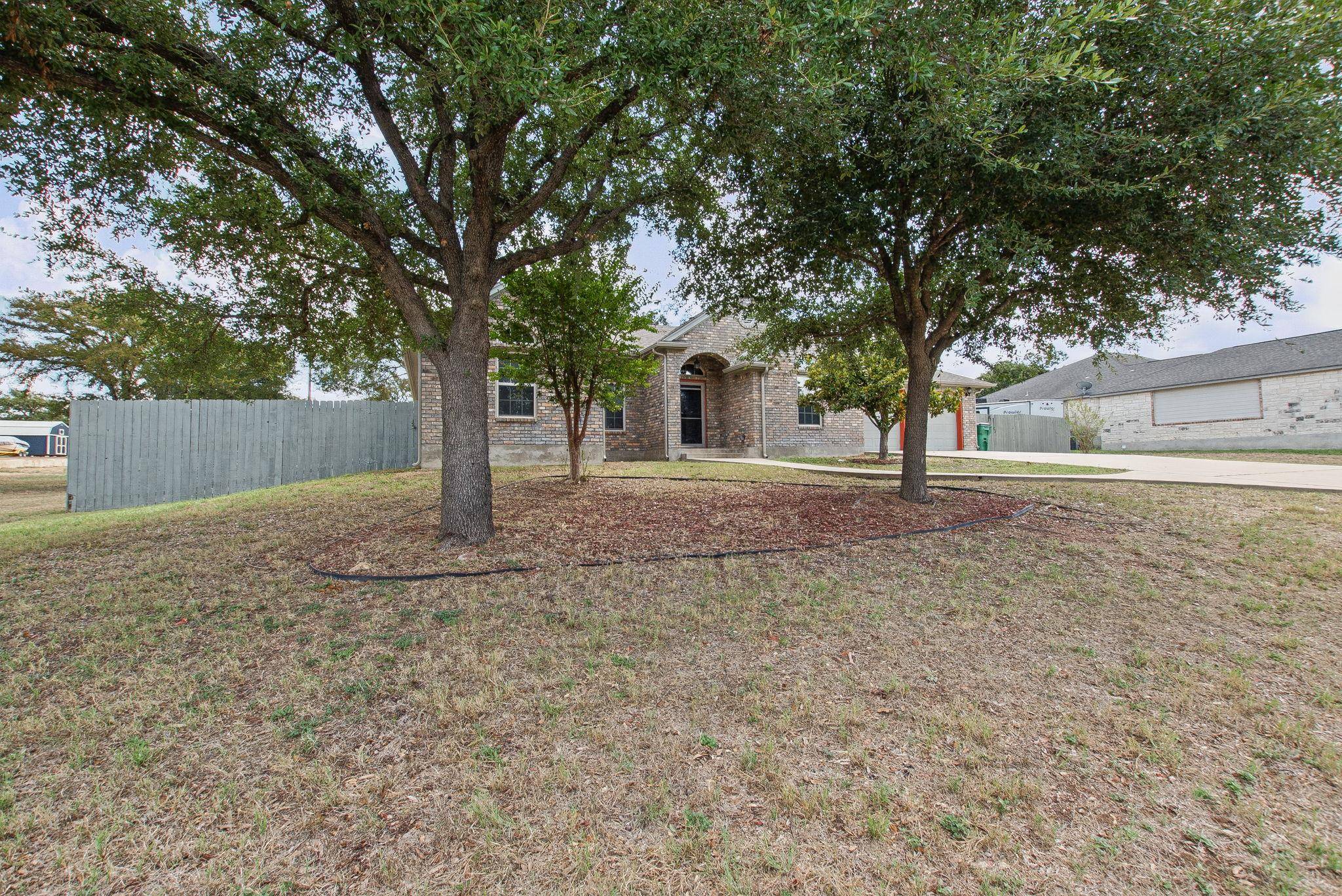 150 Chesterfield DR, Kingsland, TX 78639