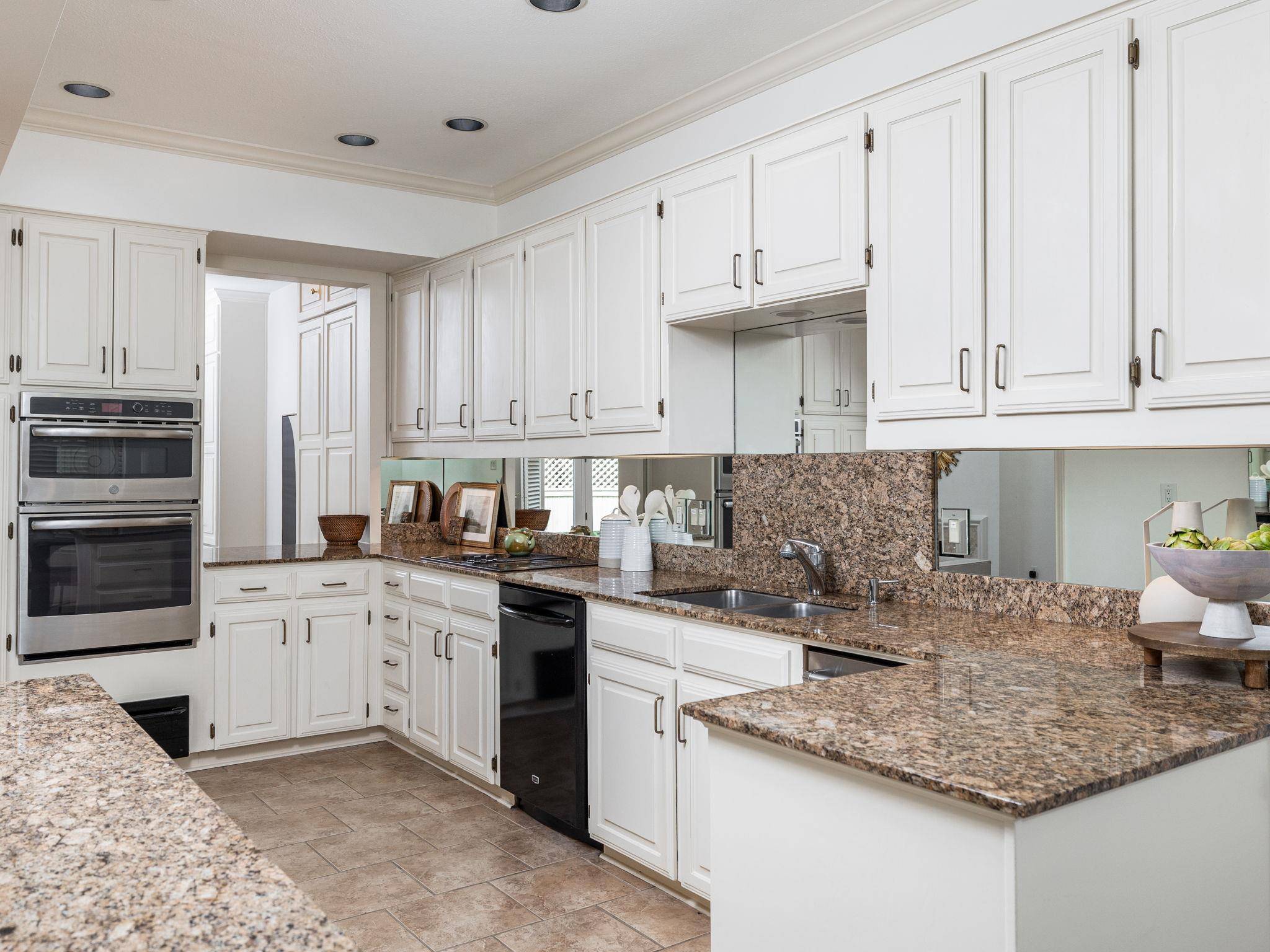 3111 Windsor RD #E, Austin, TX 78703