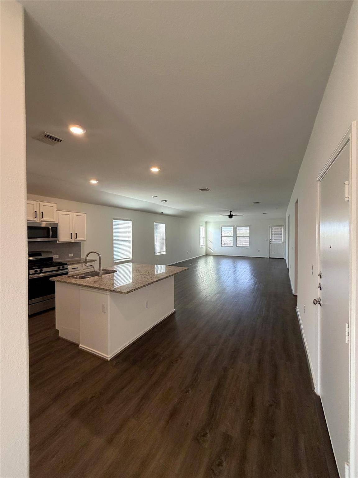 15400 Summer Ray DR, Del Valle, TX 78617