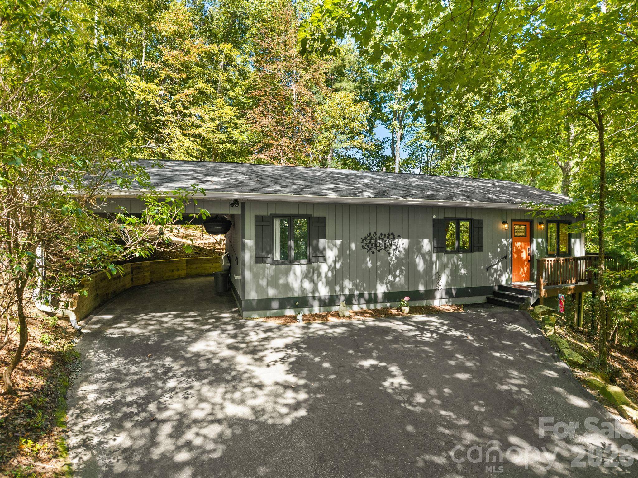 1238 Soquili DR, Brevard, NC 28712