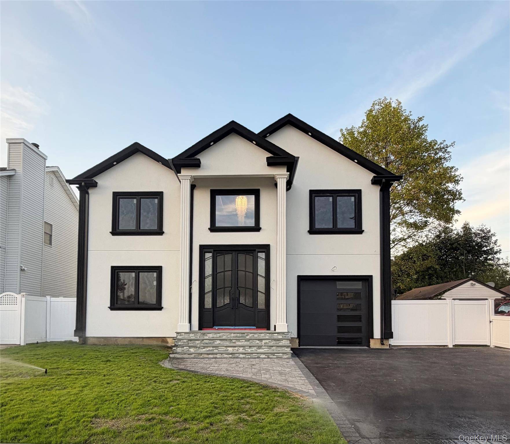 2571 Alder AVE, East Meadow, NY 11554