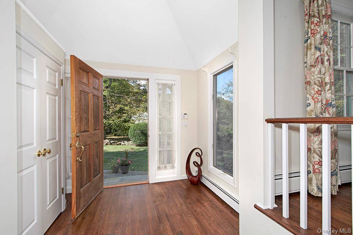121 Washburn RD, Briarcliff Manor, NY 10510