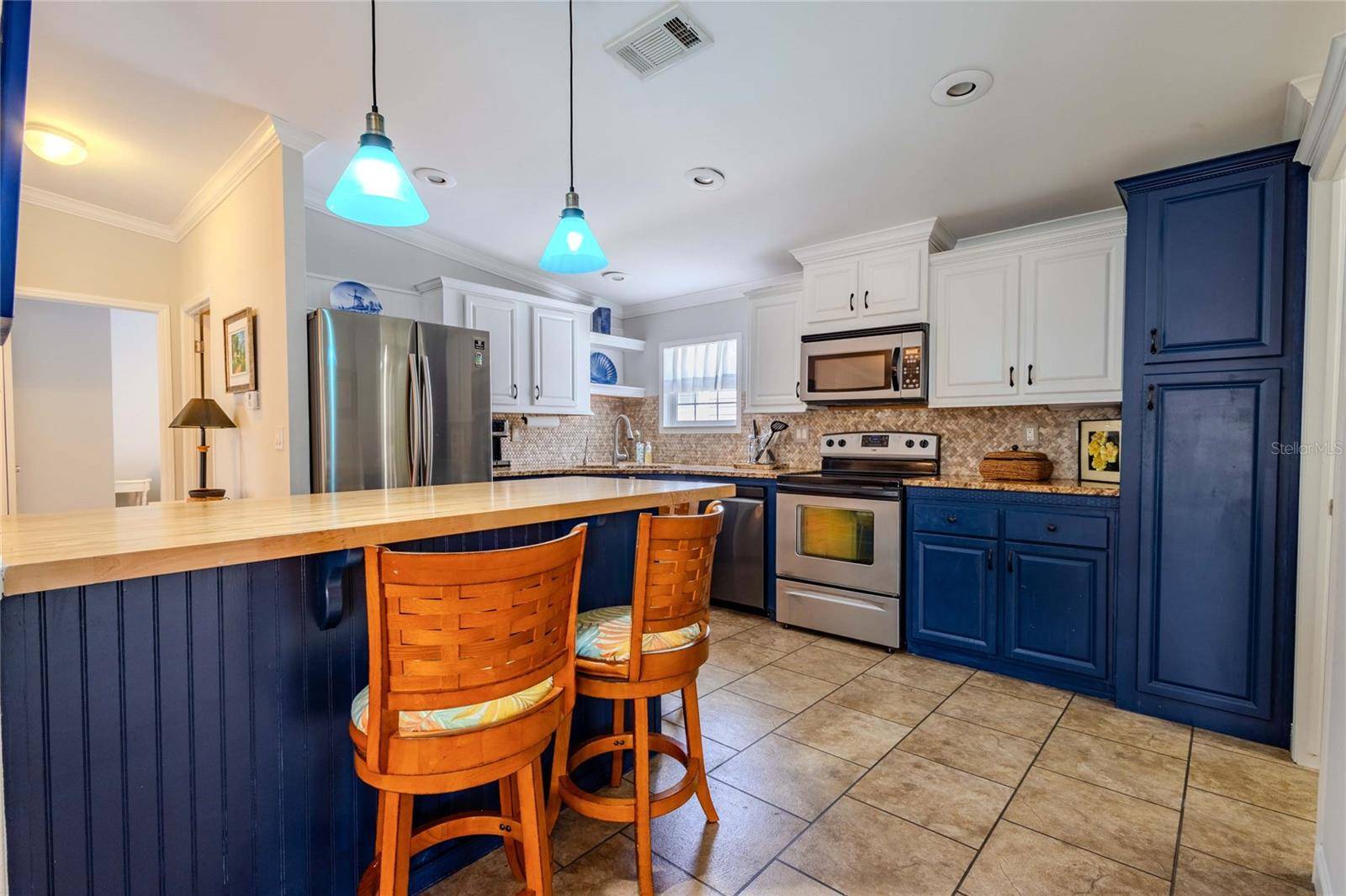 2100 KINGS HWY #402, Port Charlotte, FL 33980