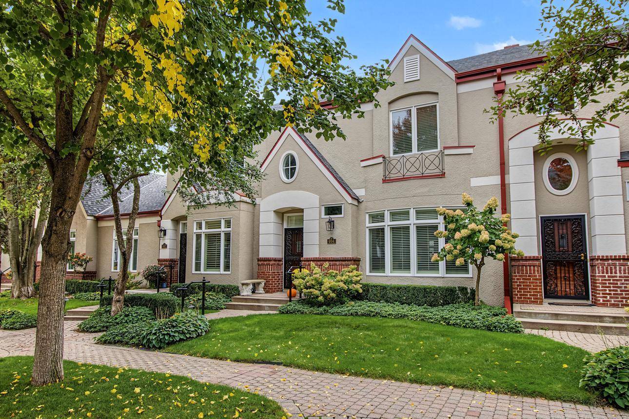 604 Coventry LN, Edina, MN 55435
