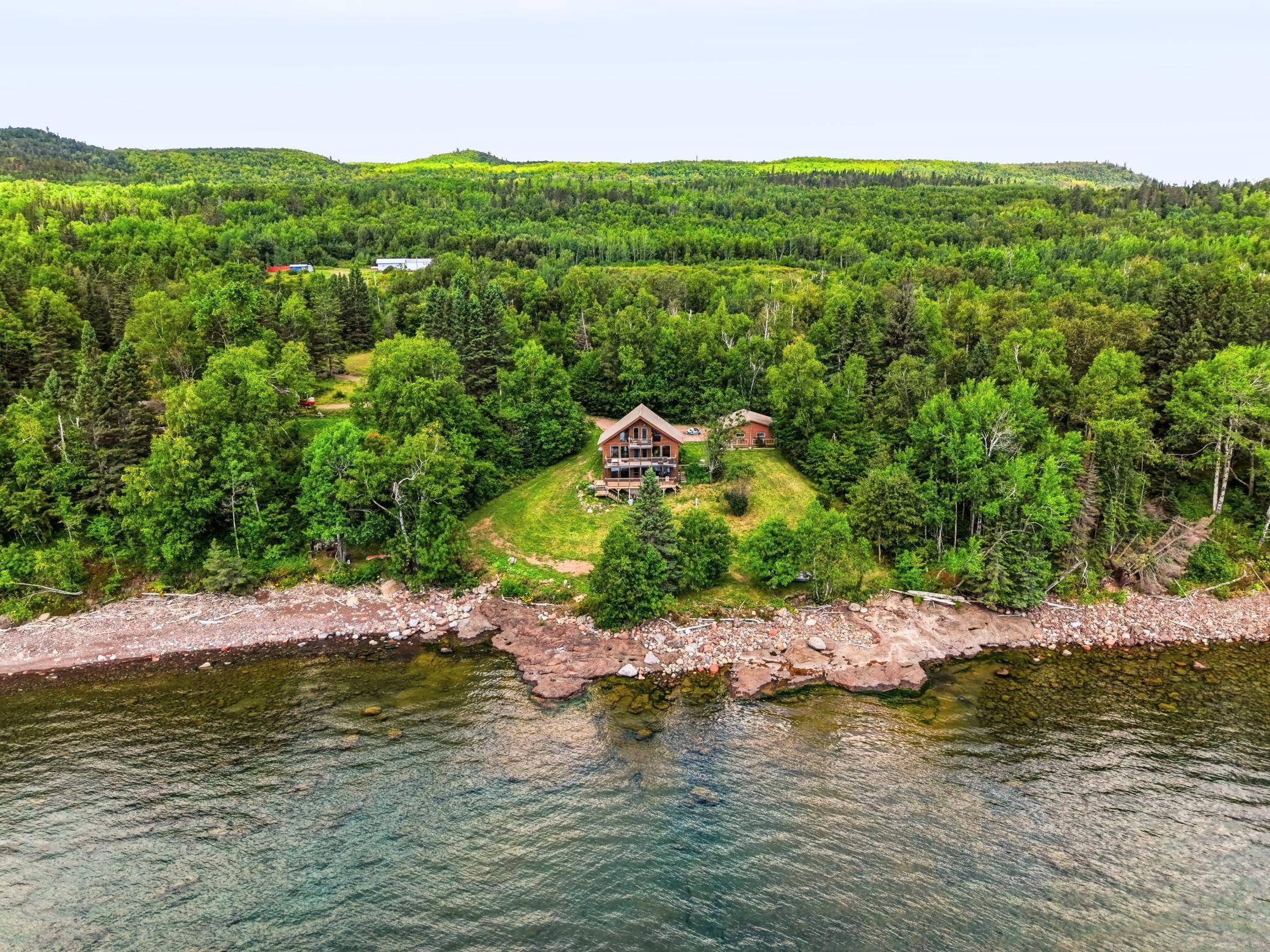 6176 Highway 61, Silver Bay, MN 55614
