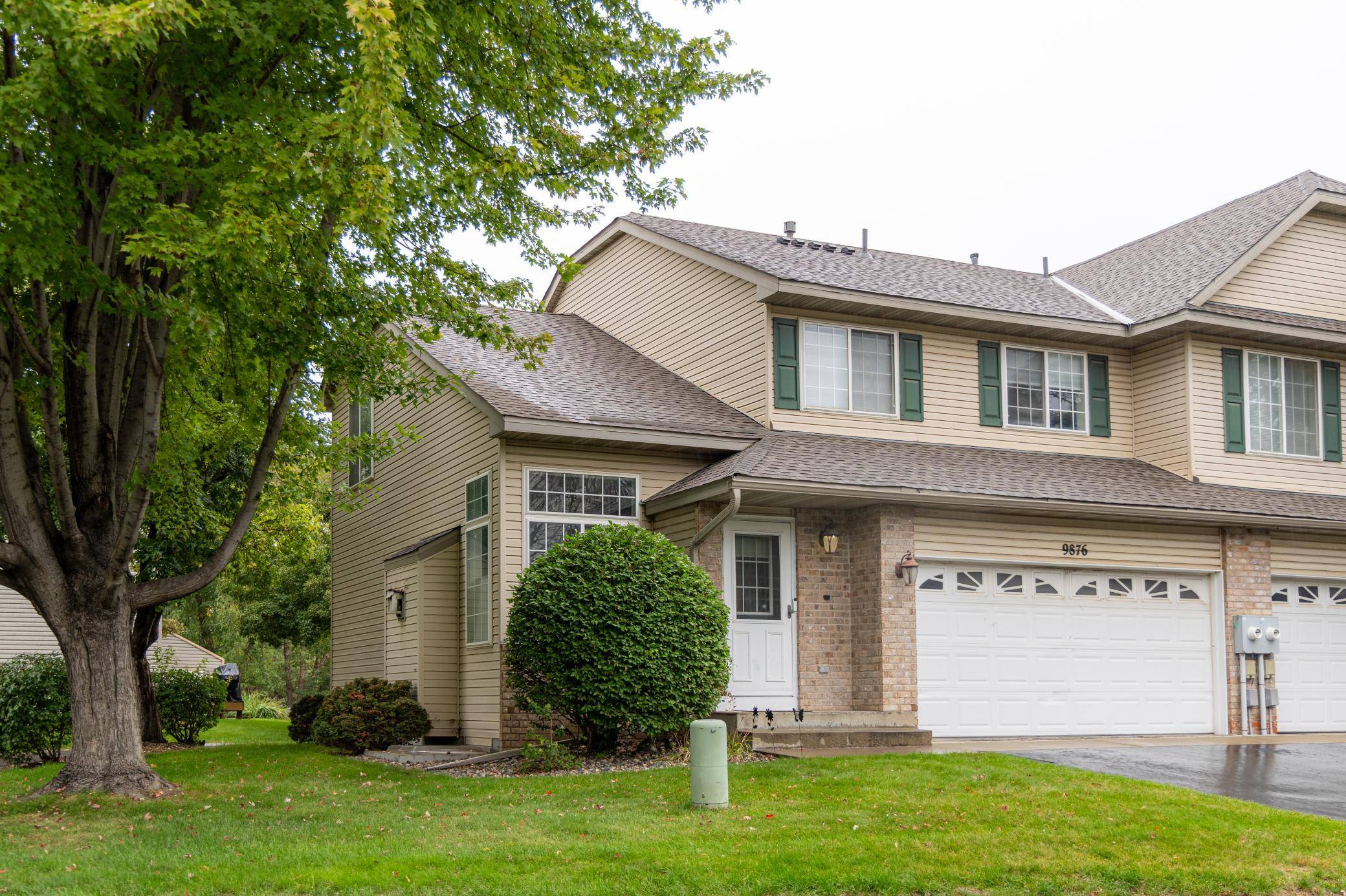 9876 Hamlet LN S, Cottage Grove, MN 55016
