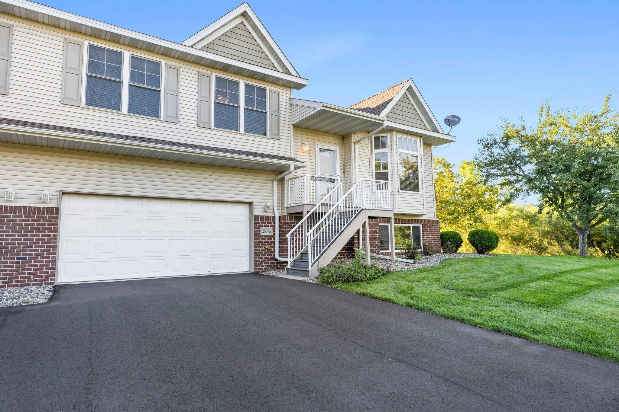 20676 Hampshire WAY, Lakeville, MN 55044