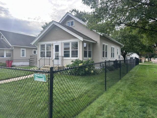 911 3rd AVE NW, Austin, MN 55912
