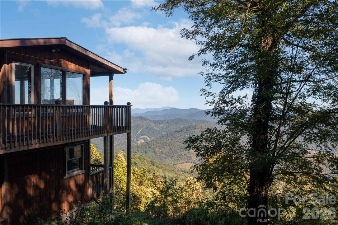 1375 Swing RD, Burnsville, NC 28714