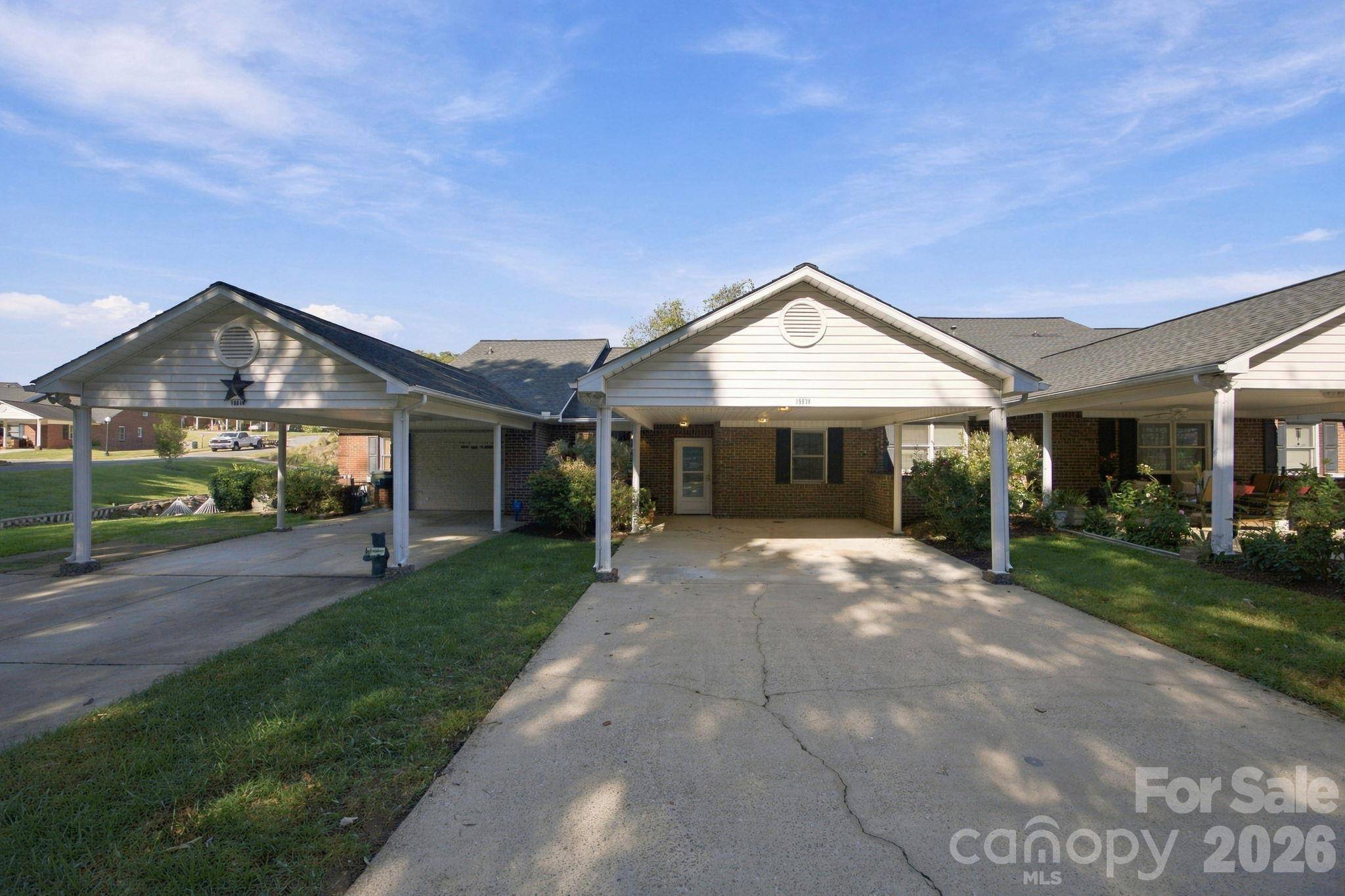 19838 Oak Leaf CIR, Cornelius, NC 28031