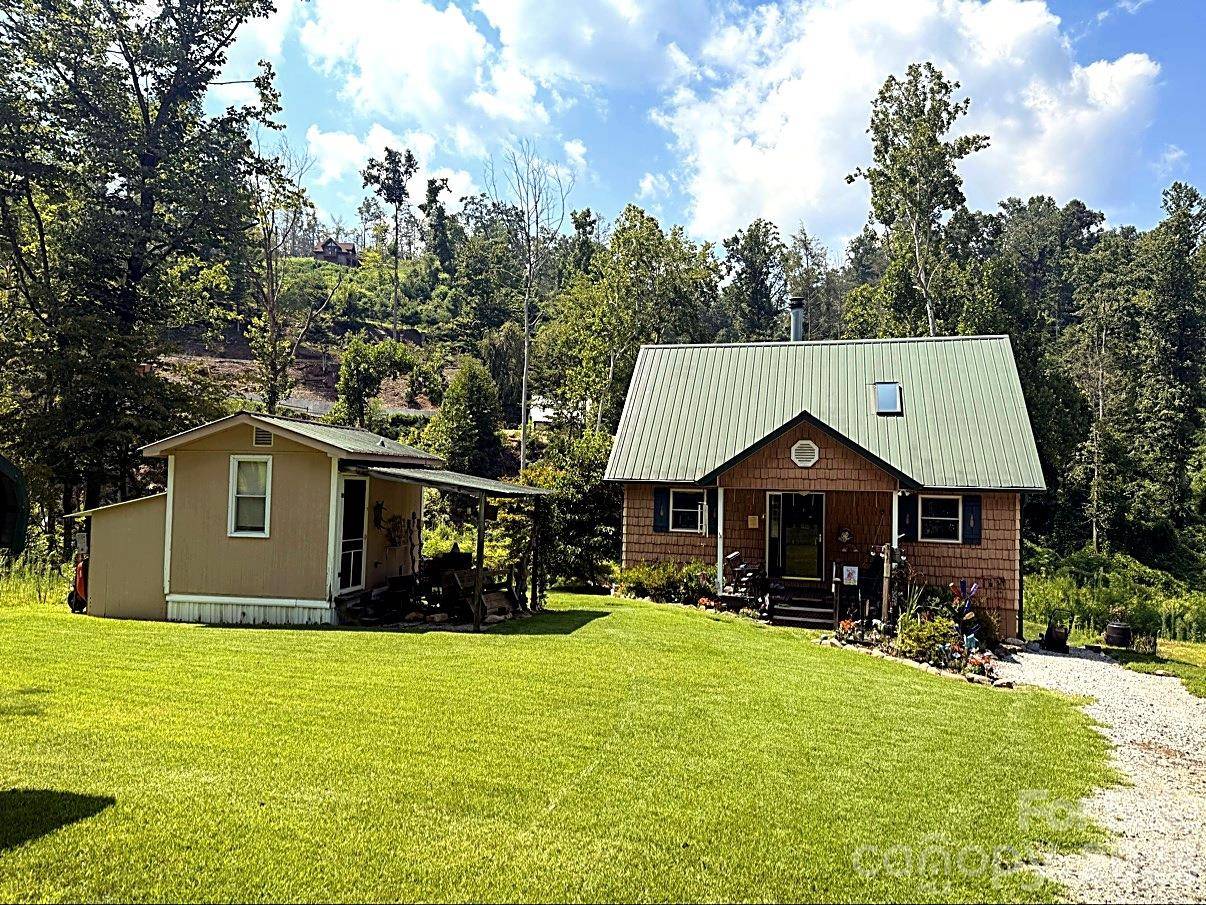 67 Alan Retreat RD, Hendersonville, NC 28792