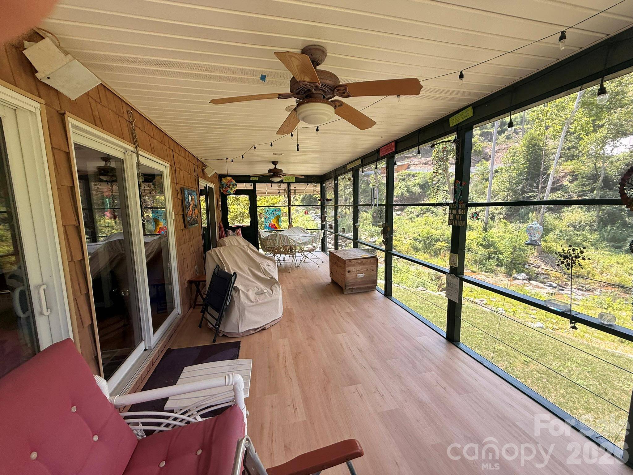 67 Alan Retreat RD, Hendersonville, NC 28792
