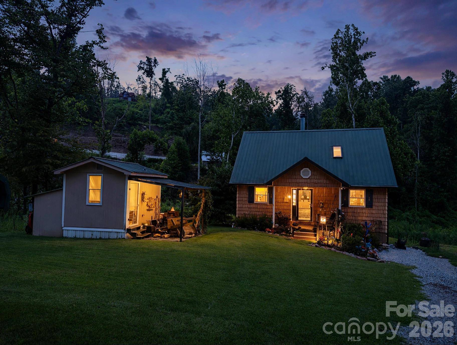 67 Alan Retreat RD, Hendersonville, NC 28792