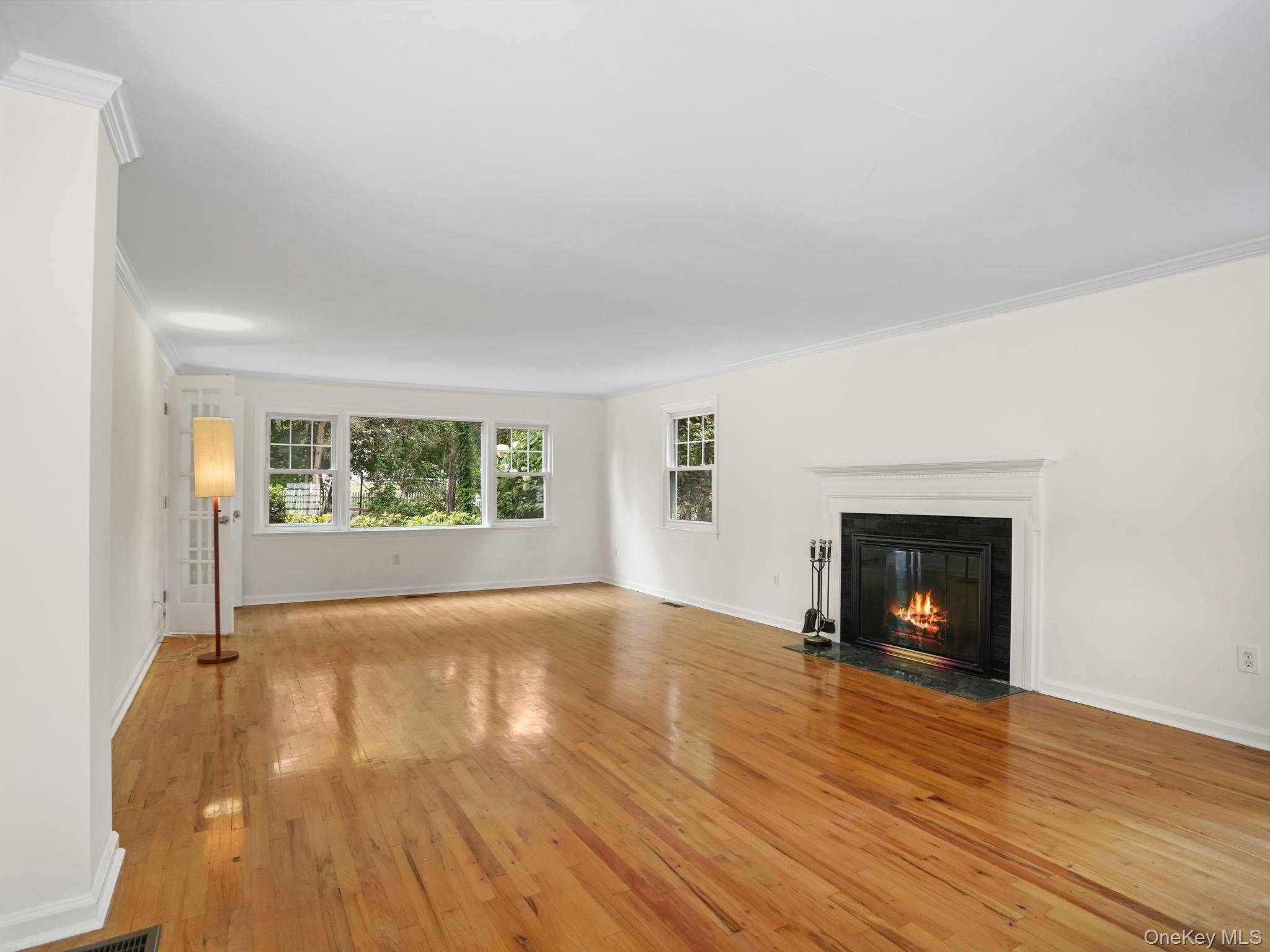 65 Lockwood LN, Greenwich, CT 06878