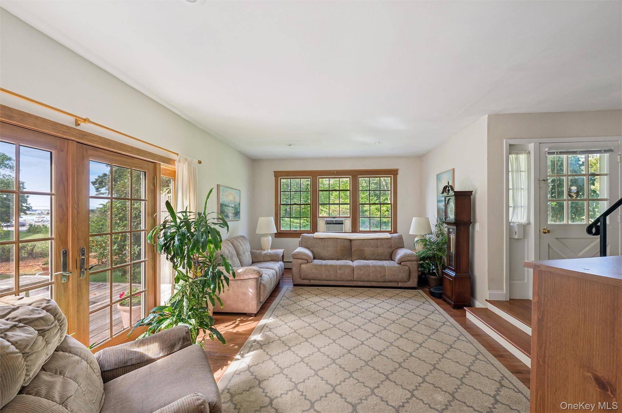 6 Turtle Pond RD, Southampton, NY 11968