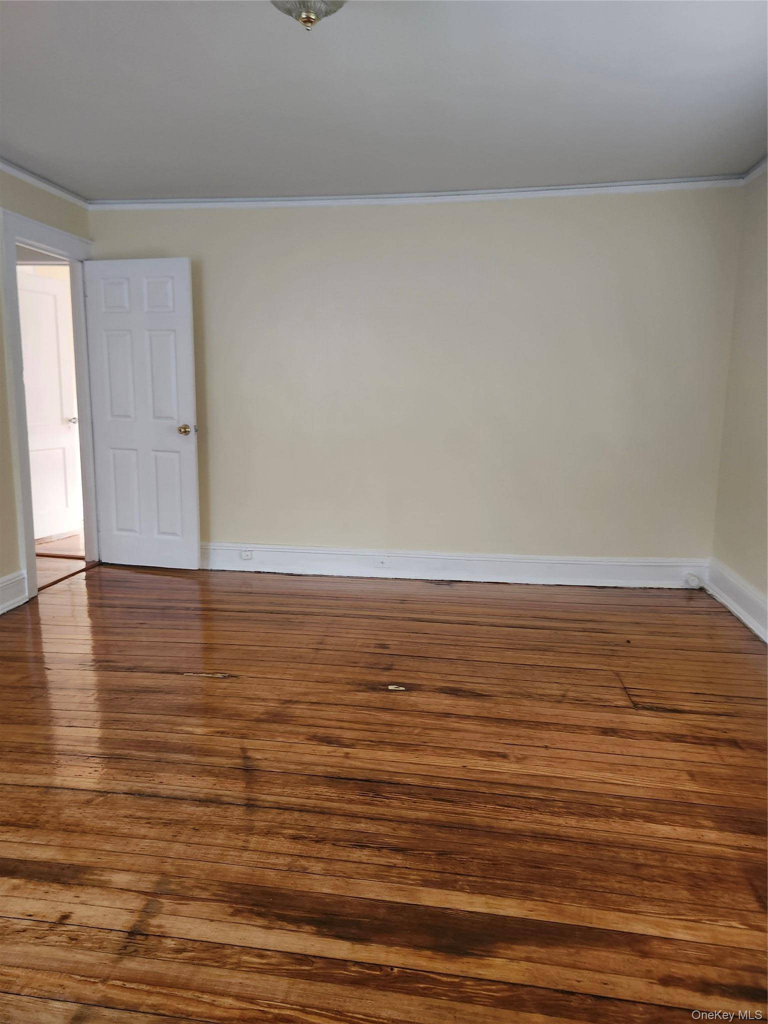 647 S 6th AVE #2, Mount Vernon, NY 10550