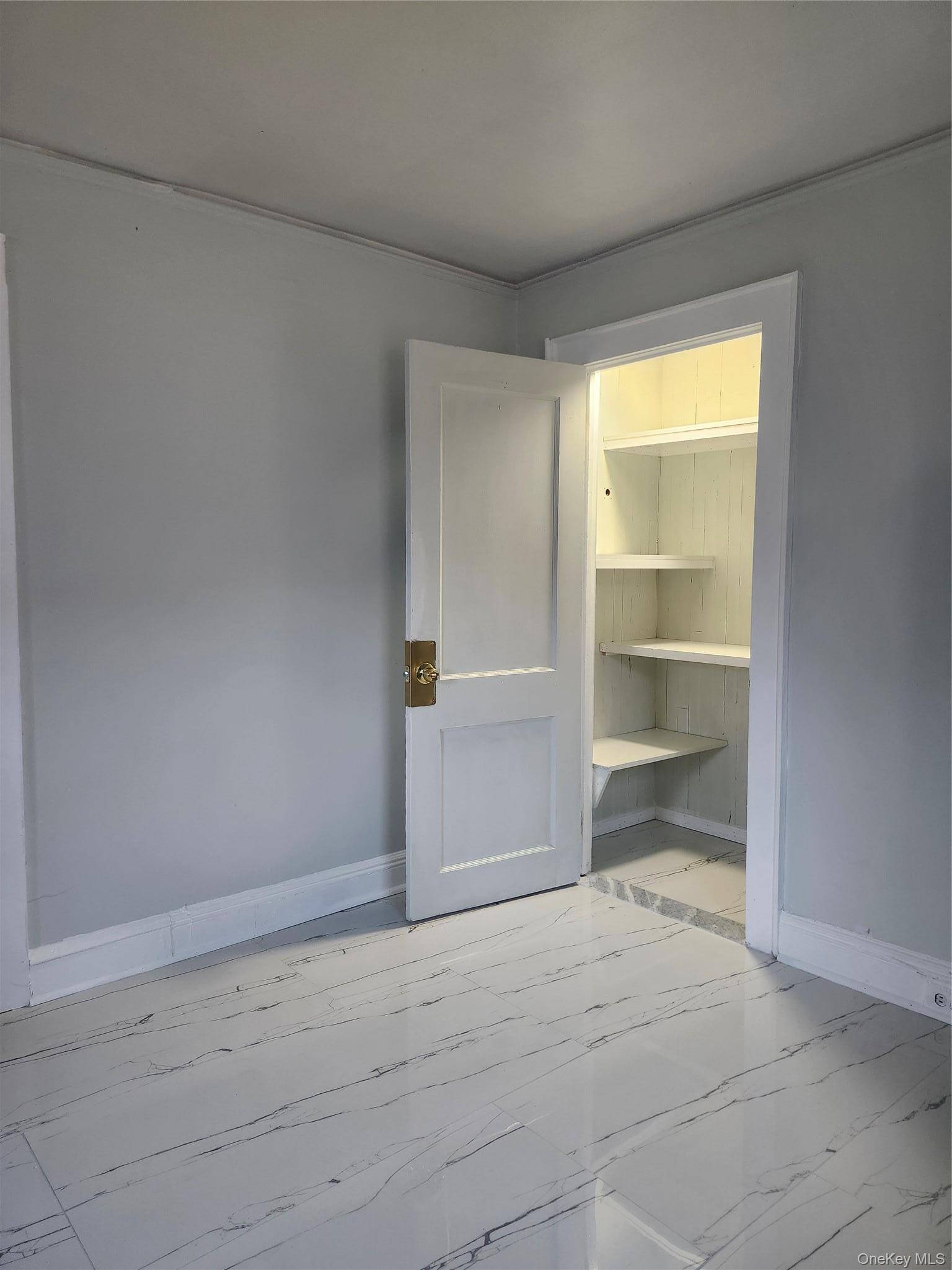 647 S 6th AVE #2, Mount Vernon, NY 10550