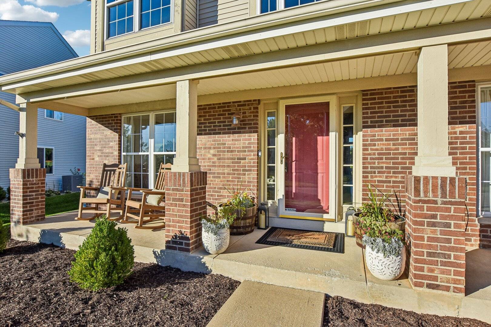138 Cobbler LN, Sugar Grove, IL 60554