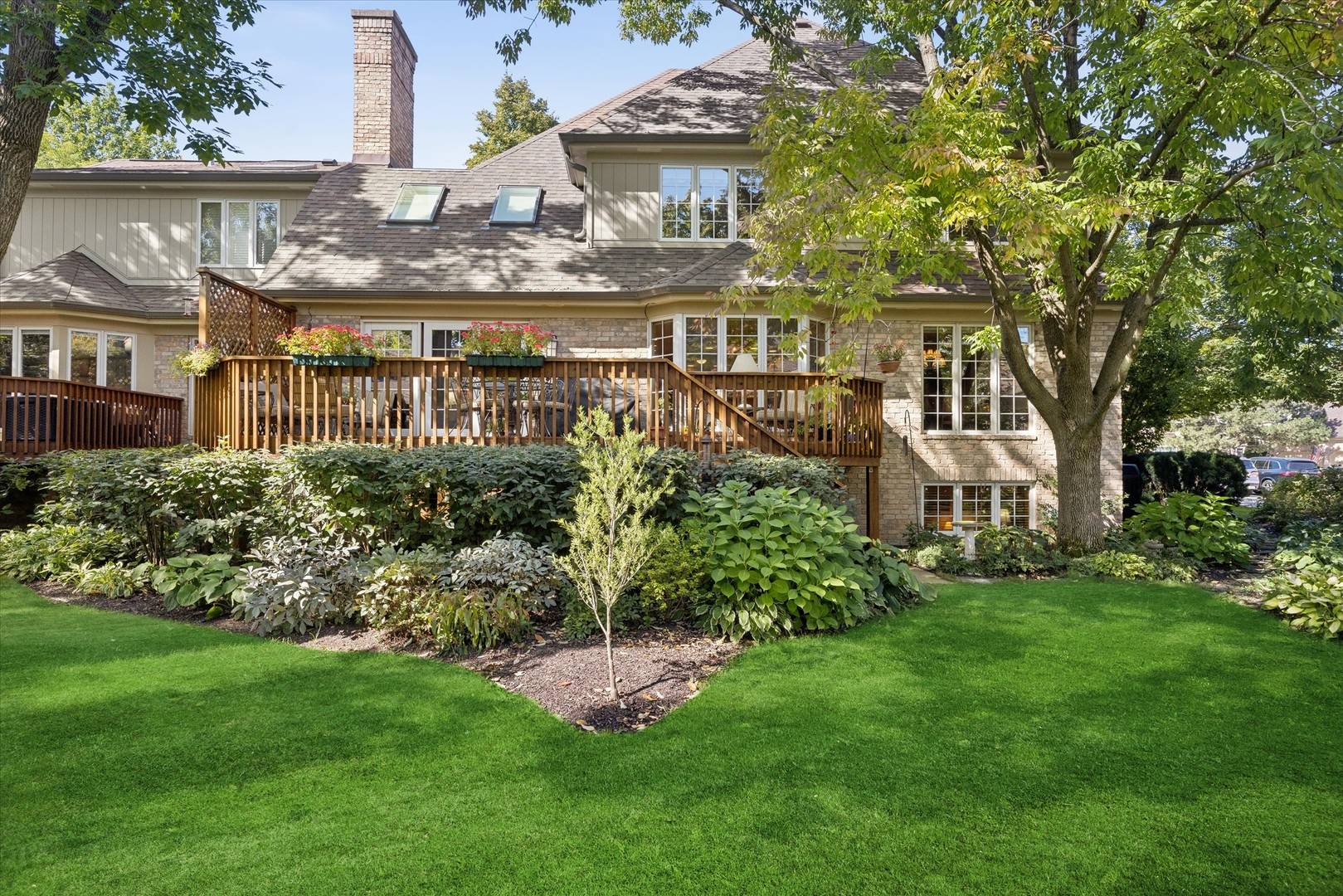 24 Tartan Lakes CT, Westmont, IL 60559