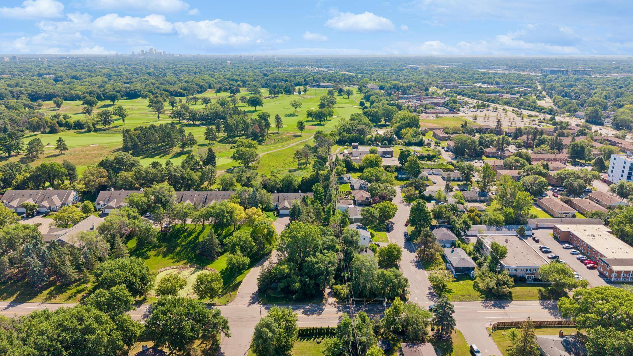 3705 Oakton RDG, Hopkins, MN 55305